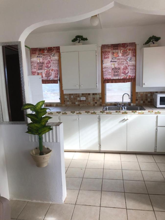 Moonlight Cottage East End Village 외부 사진