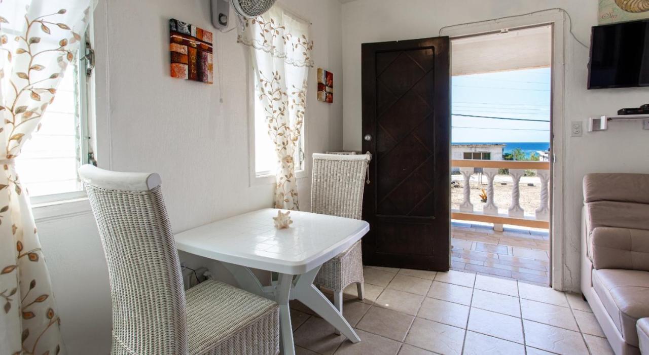Moonlight Cottage East End Village 외부 사진